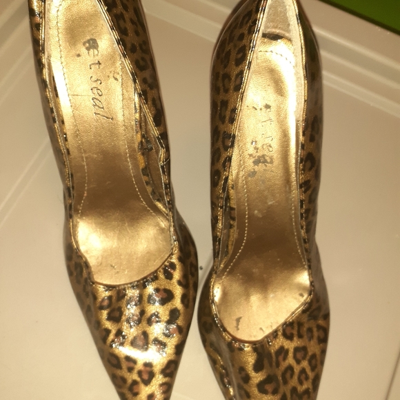 Cheta print Pumps 9 - Picture 3 of 3